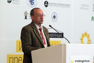 Г-н Цветан Симеонов, Председател на БТПП по време на официалното откриване на Конференция "Иновации и предприемачество 2015"