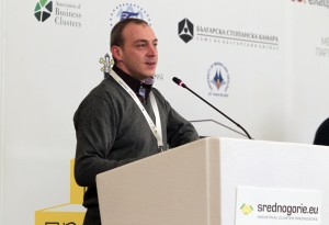 г-н Виктор Хаджийски, Инженер "Изследване и развитие", Аурубис България по време на втората сесия на Конференция "Иновации и предприемачество 2015"