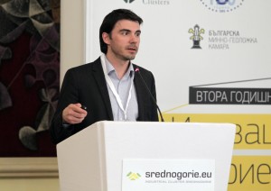  Г-н Делян Димитров, Съосновател на Eleven Accelerator Venture Fund по време на втората сесия на Конференция "Иновации и предприемачество 2015"