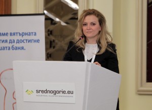 Г-жа Теодора Борисова, Мениджър "Връзки с институциите", Солвей България по време на втората сесия на Конференция "Иновации и предприемачество 2015"