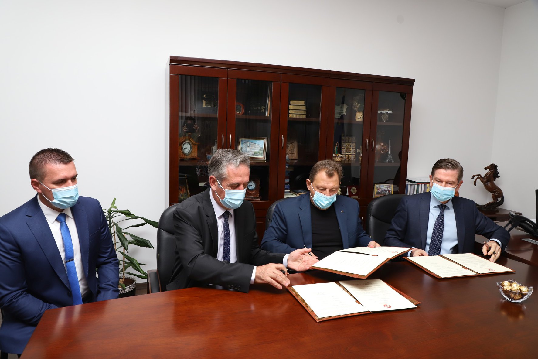 122164059_3423650127725071_8271518756959981689_o