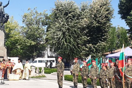 Паметник-на-Апостола-750×375-1