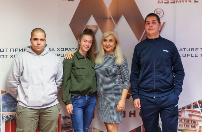 244185772_1924516791060303_5780422657730051262_n