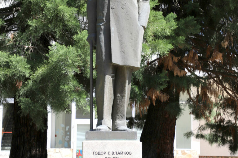 2022-05-09_Photo_Pametnik_Todor_Vlaikov