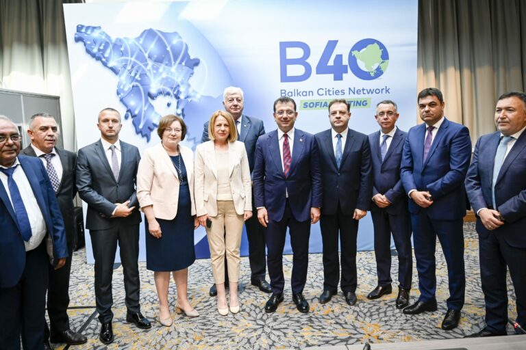 Участници-във-форума