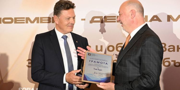 2025-11-05_AB2_Prime_Minister_Tim_Kurth-750×375